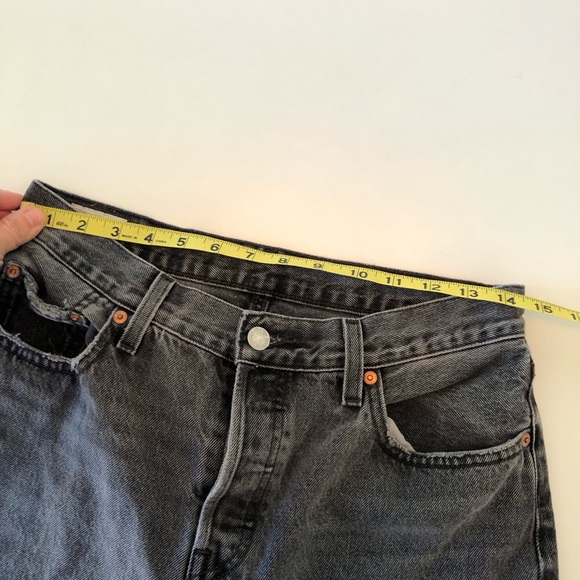 Levi’s 501 Button-fly Black Jeans Women’s W28 L32, Straight Leg Classic Mid-Rise - Picture 13 of 17